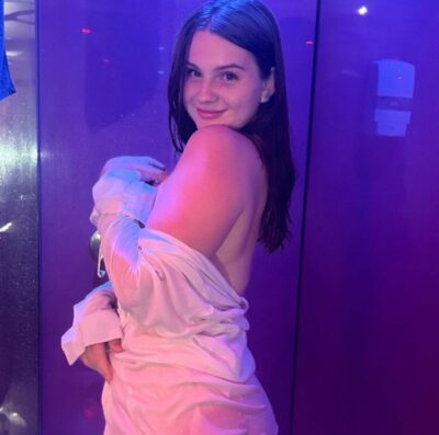 Photo of Honey Holiday, creator on OnlyFans with exclusive content