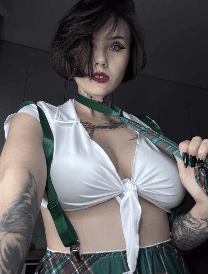 Photo of Beatrice, creator on OnlyFans with exclusive content
